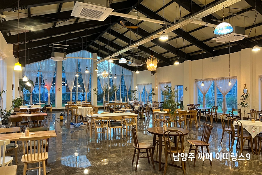 카페 유리문 안전필름 시공